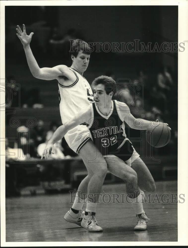 1985 Press Photo Basketball Players Joe Dugan and Pete Jerebko at LeMoyne Game- Historic Images