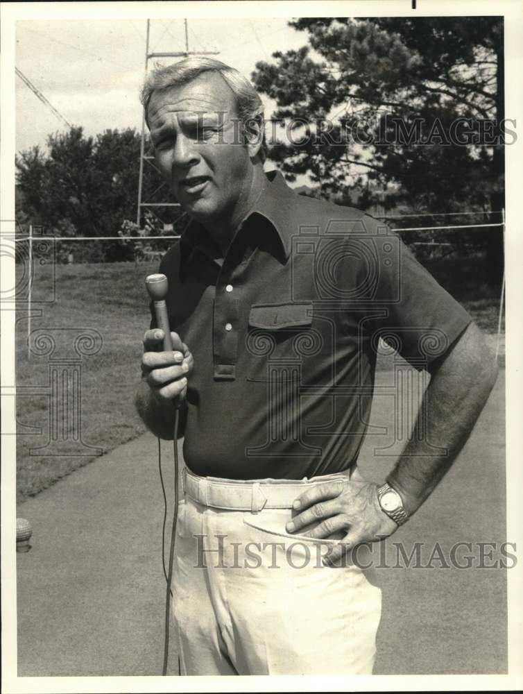 1974 Press Photo Golfer Arnold Palmer, World Series of Golf Broadcaster- Historic Images