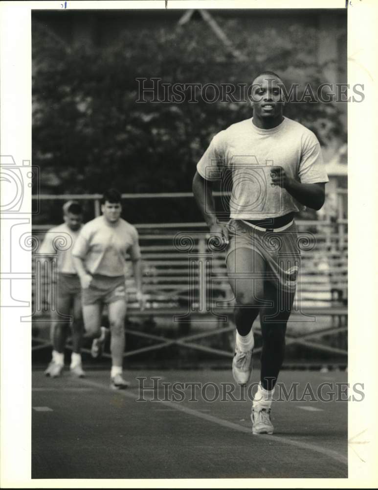 1989 Press Photo Terry Wooden, Football Player for Syracuse University- Historic Images