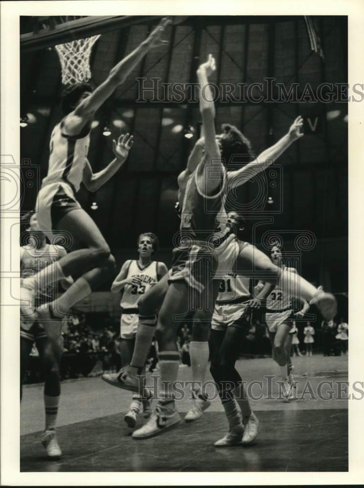 Press Photo Players at Bishop Ludden High School Basketball Game- Historic Images