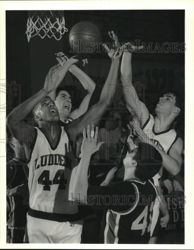 1989 Press Photo Bishop Ludden and Westhill High School Basketball Players- Historic Images