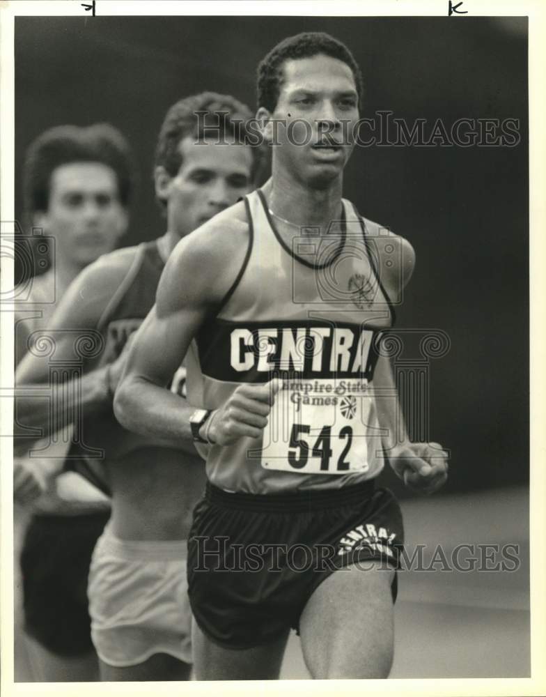 1989 Press Photo Central Runner Benny McIntosh at Empire State Games Race- Historic Images