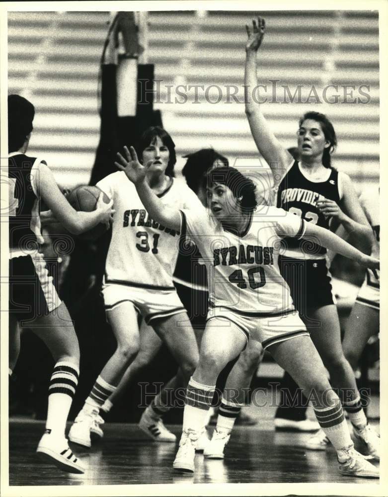 1985 Press Photo Kim Dick and Libby McNulty in Syracuse University Basketball- Historic Images