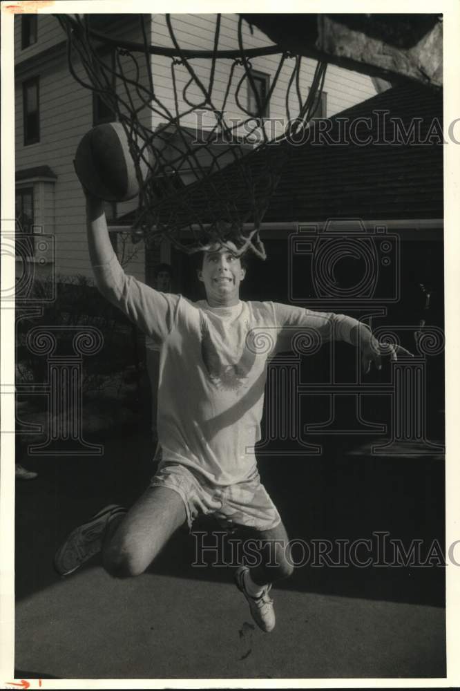 1988 Press Photo Jeff Bachta at Basketball Slam Dunk Contest in Auburn- Historic Images