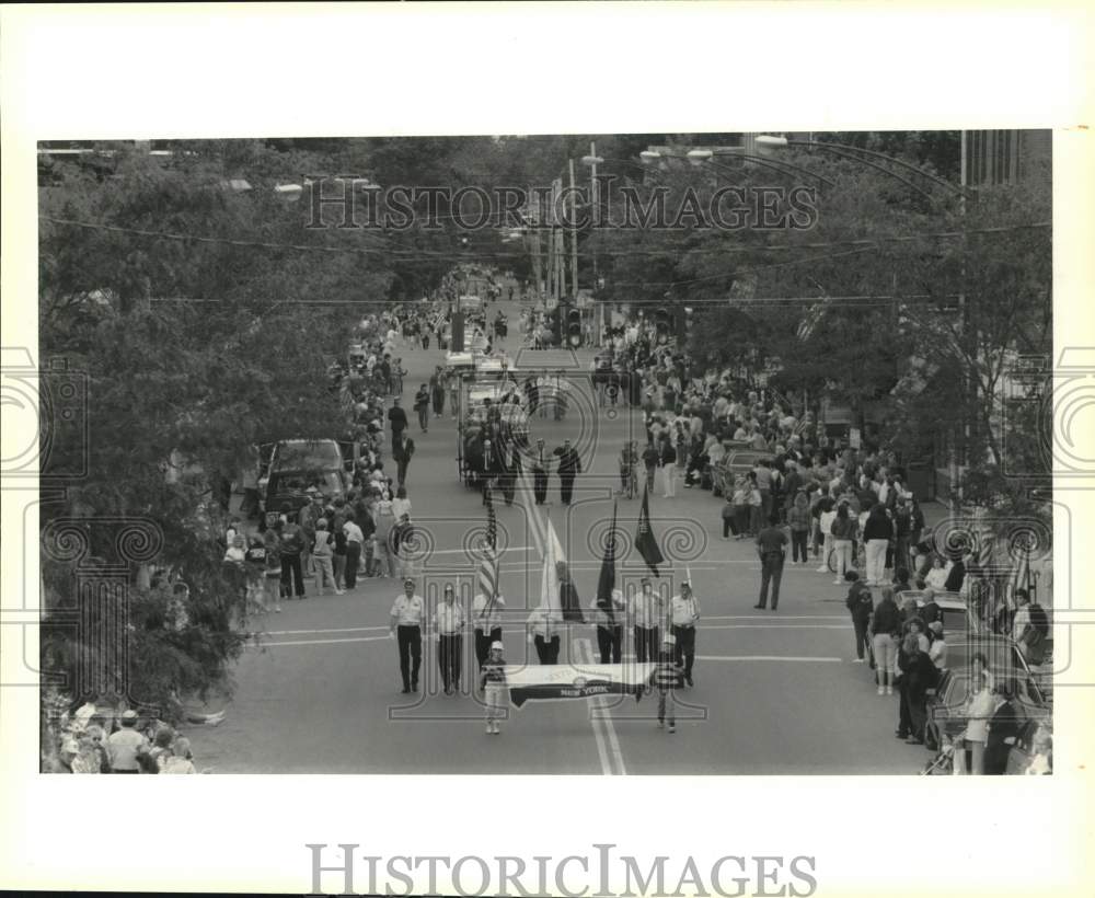 1990 Press Photo Baseball Hall of Fame Induction Ceremony Parade in Canastota- Historic Images