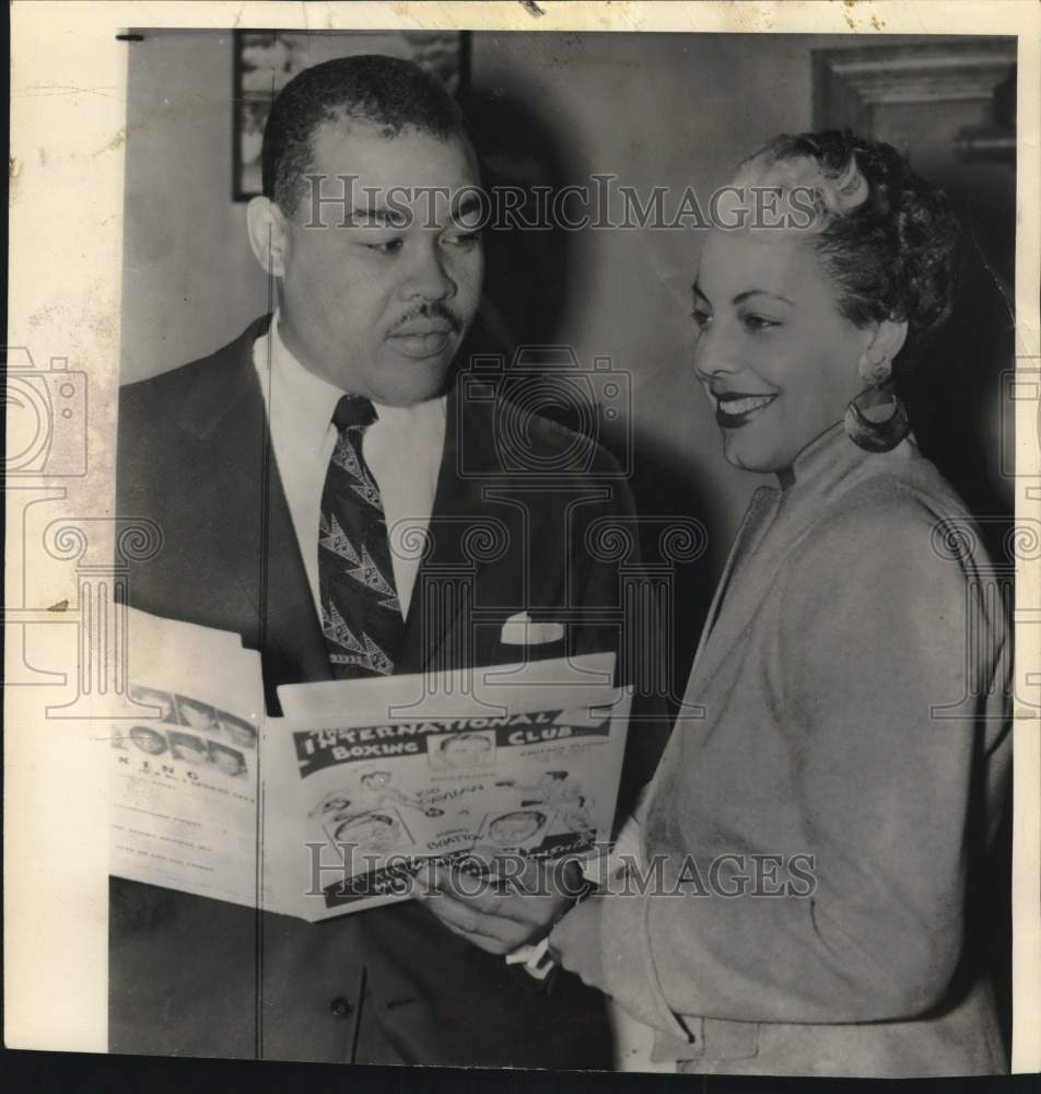 1953 Press Photo Boxer Joe Louis and Model Greta Starks in Chicago- Historic Images