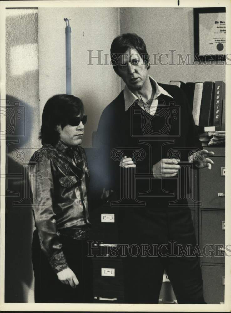 Press Photo Singer, composer, and guitarist Jose Feliciano with associate- Historic Images