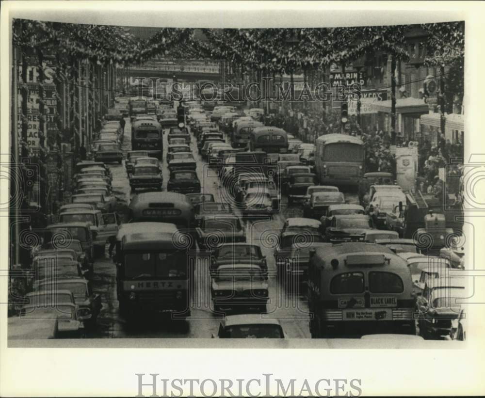 1960 Press Photo View of traffic on South Salina Street in Syracuse, New York- Historic Images