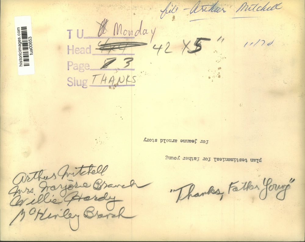 1970 Press Photo Gathering to plan testimonial for Father Young - tua00653