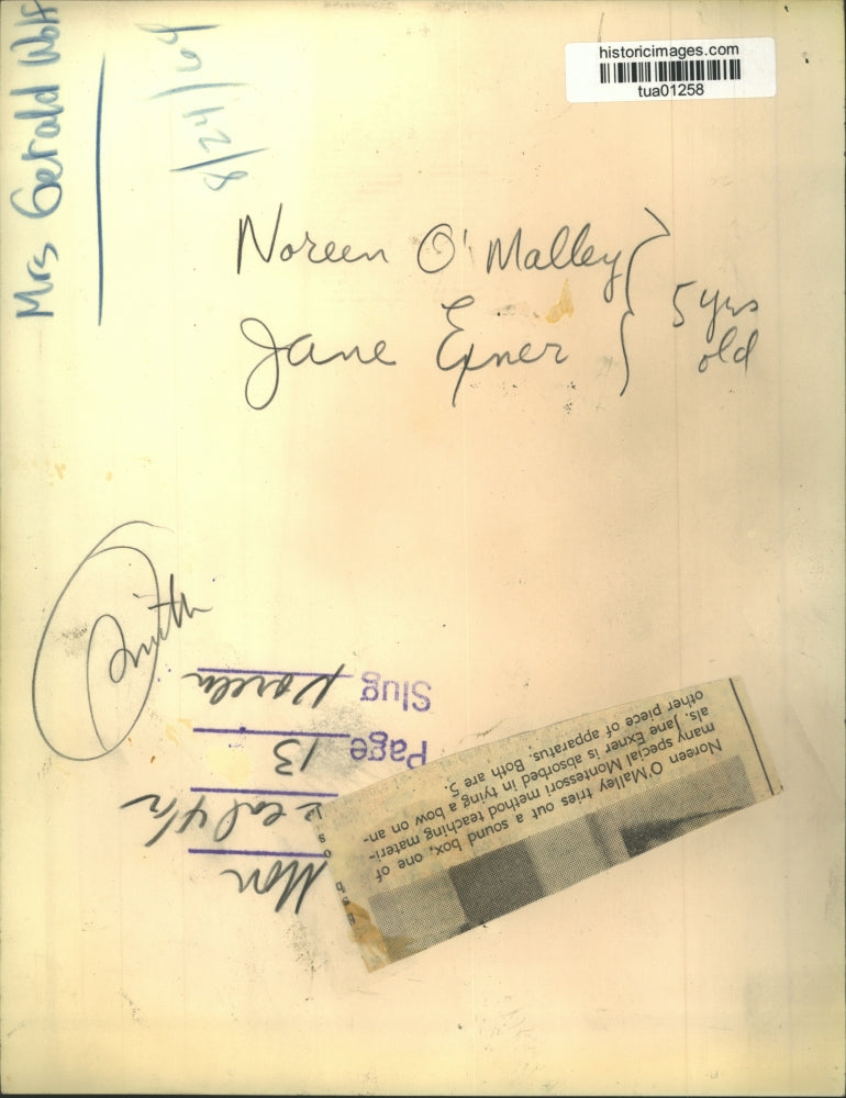 1964 Press Photo Children using Montessori method teaching materials - tua01258