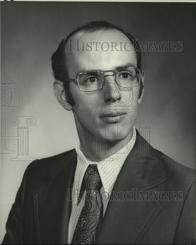 1975 Press Photo John A. Williamson Jr. - tua01520