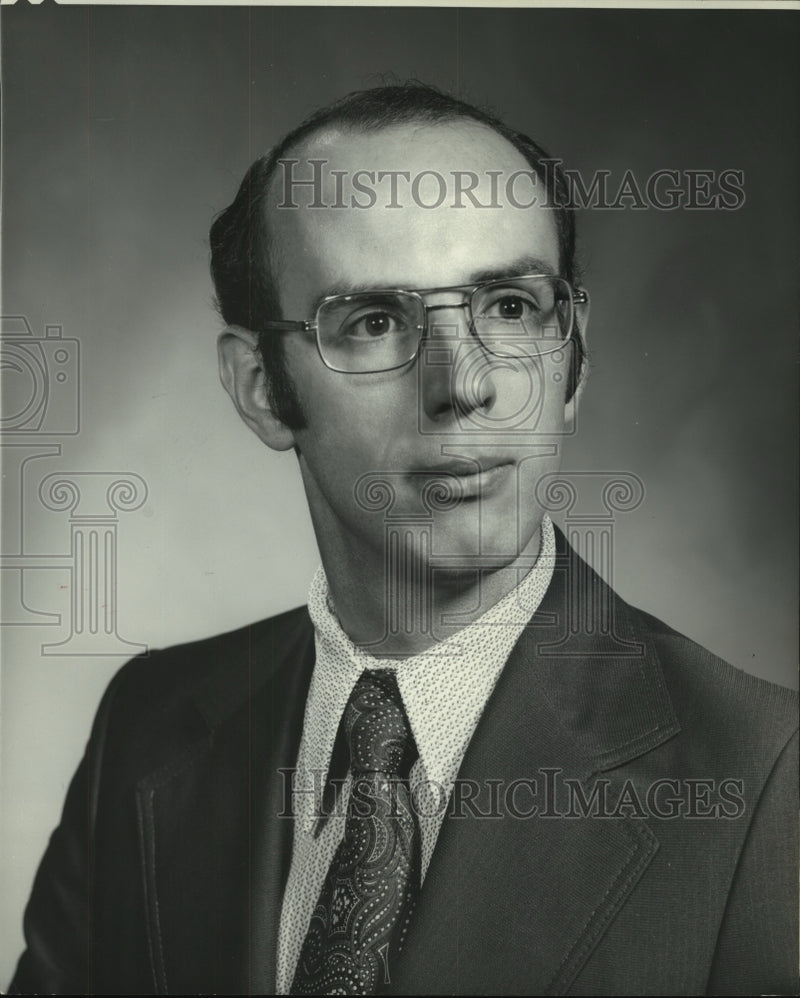 Load image into Gallery viewer, 1975 Press Photo John A. Williamson Jr. - tua01520
