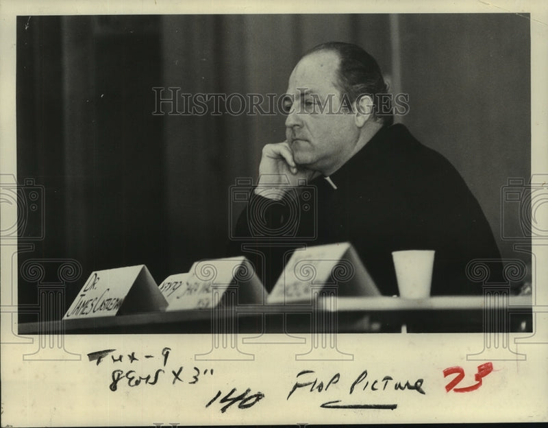 Load image into Gallery viewer, 1978 Press Photo Reverend Peter Young - tua01934
