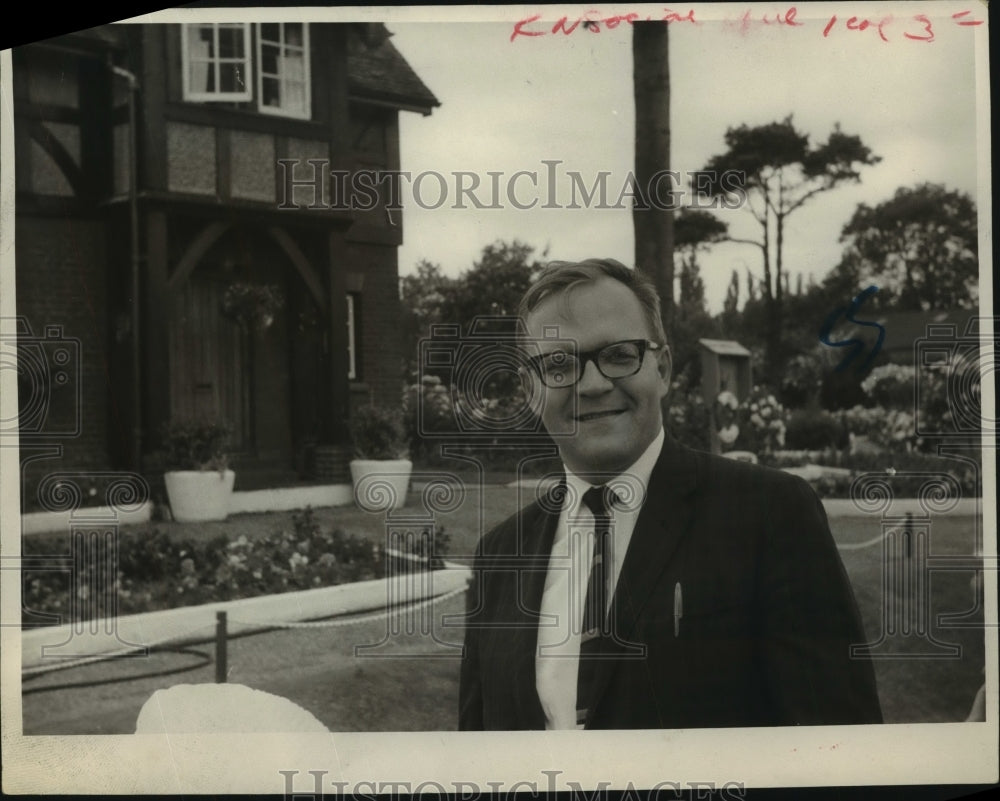 1965 Press Photo Mr. William J. Young, Jr. - tua01964