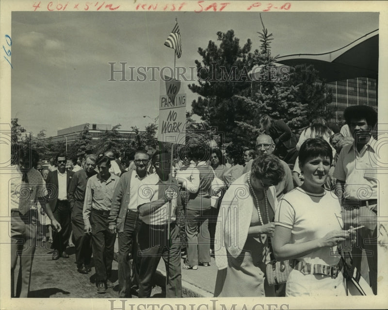 Load image into Gallery viewer, 1972 Press Photo Civil Service Employees Association (CSEA) rally in Albany, NY
