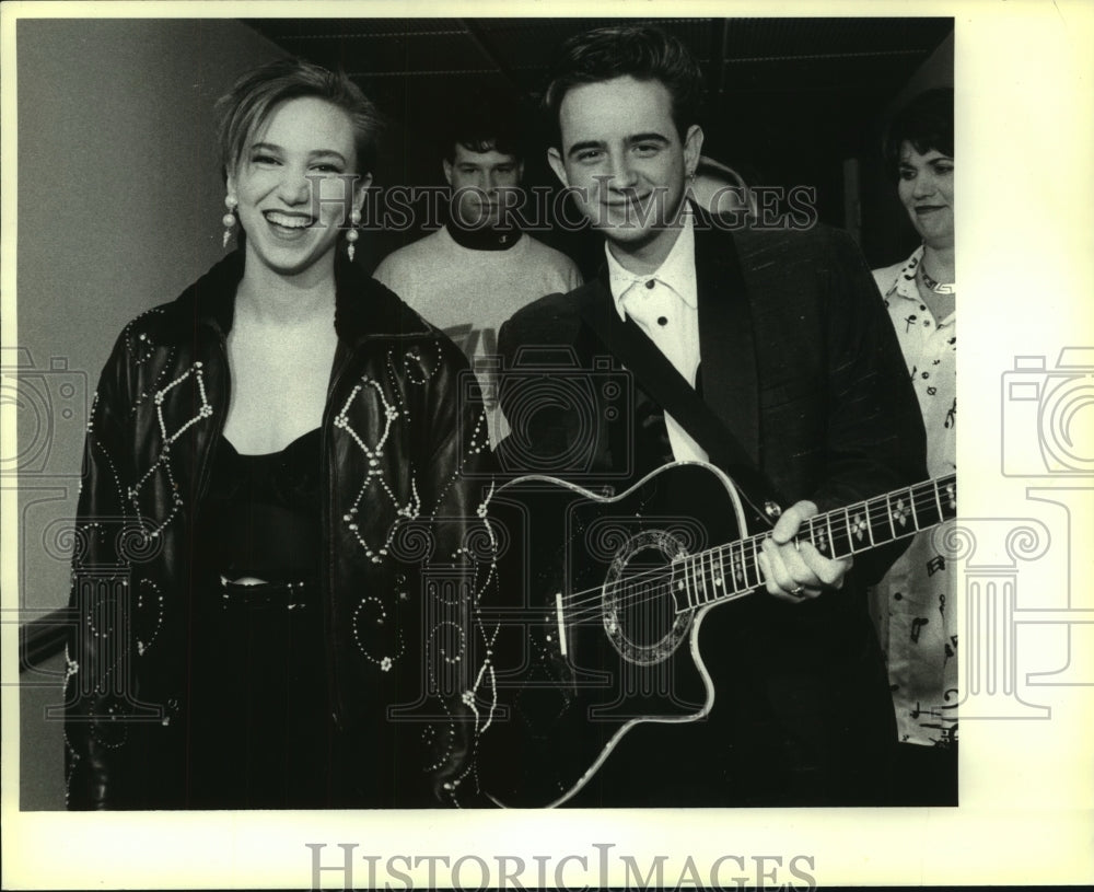 1991 Press Photo Debbie Gibson and Chris Cueva at SADD dance, Albany, New York- Historic Images