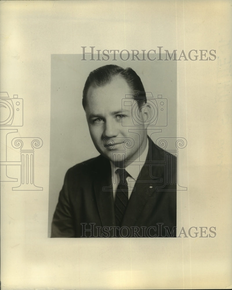 1959 Press Photo Insurance broker George E. White, Jr. - tua04449