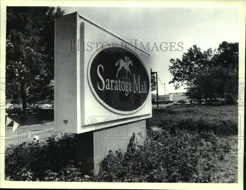 1990 Press Photo Sign for Saratoga Mall on Route 50 in Wilton, New York- Historic Images