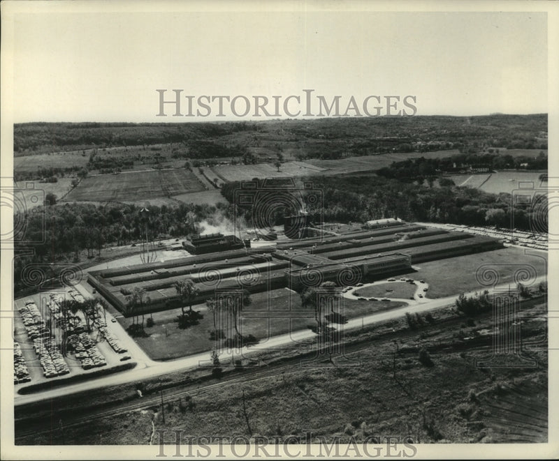 Load image into Gallery viewer, 1974 Press Photo Large factory in Herkimer County, New York - tua05075

