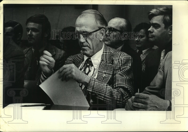 Load image into Gallery viewer, 1978 Press Photo Civil Service Employees Association Fact-finder Session

