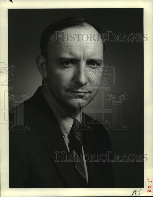 1975 Press Photo Robert W. Wilson - tua05950