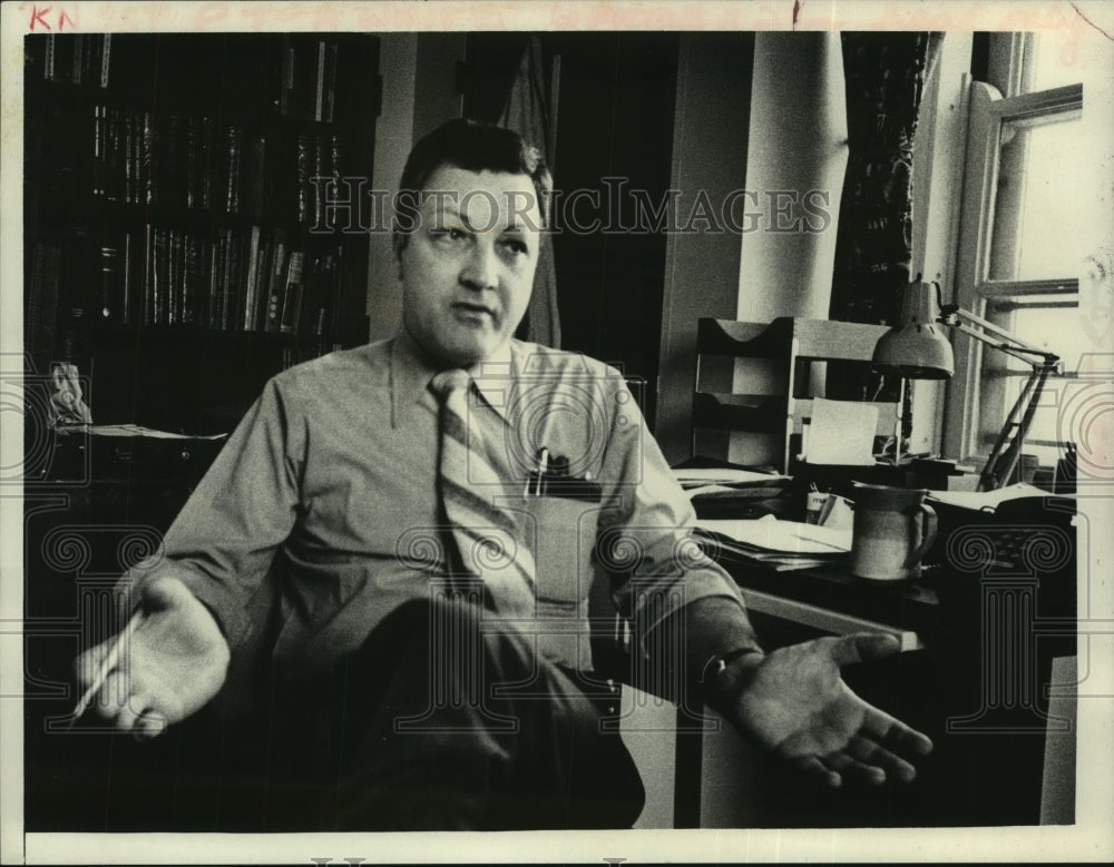 1978 Press Photo Dr. John White - tua06745