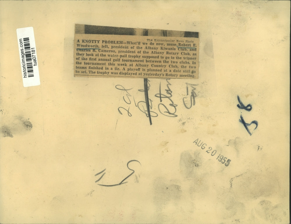 1955 Press Photo Albany, NY Kiwanis & Rotary Club presidents with golf trophy