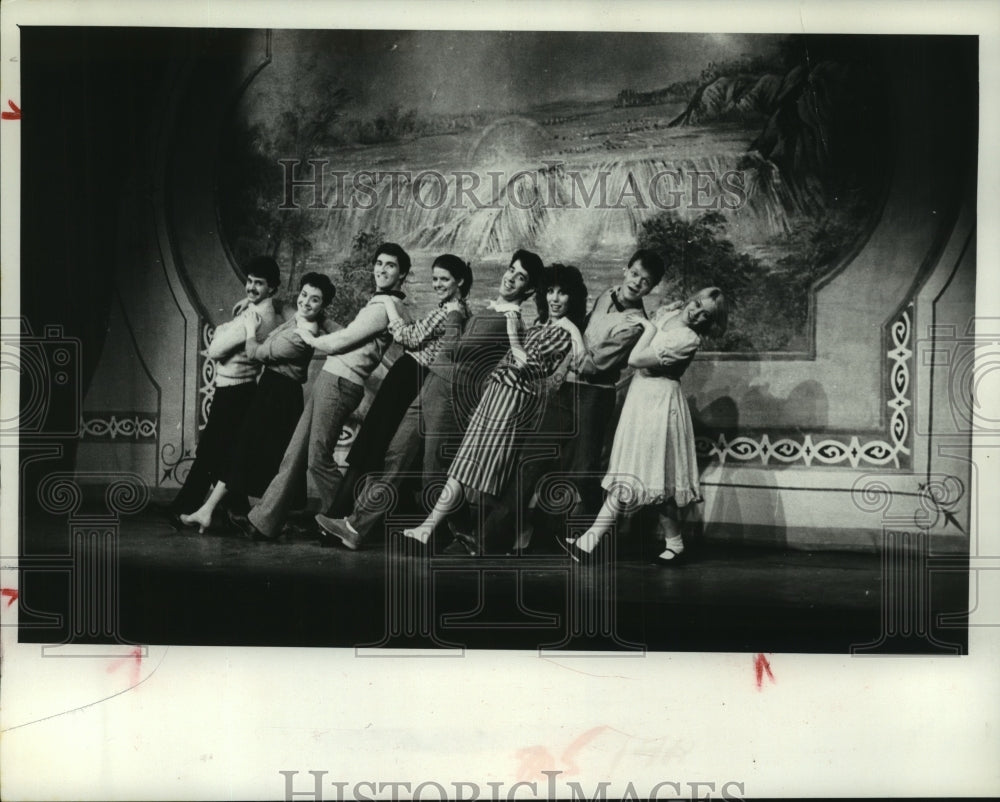 1983 Press Photo Performance cast on stage at Music Theater North in New York- Historic Images