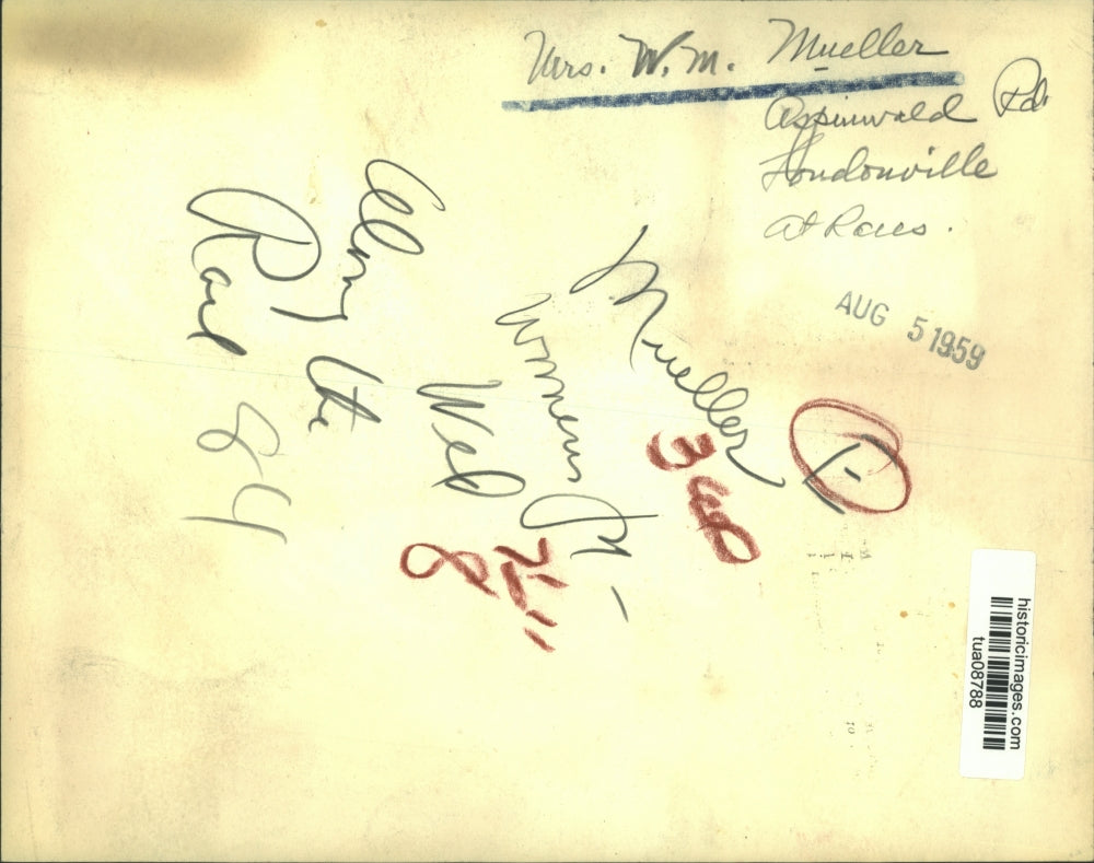 1959 Press Photo Mrs. W.M. Muelller of Loudonville, NY at Saratoga Race Course