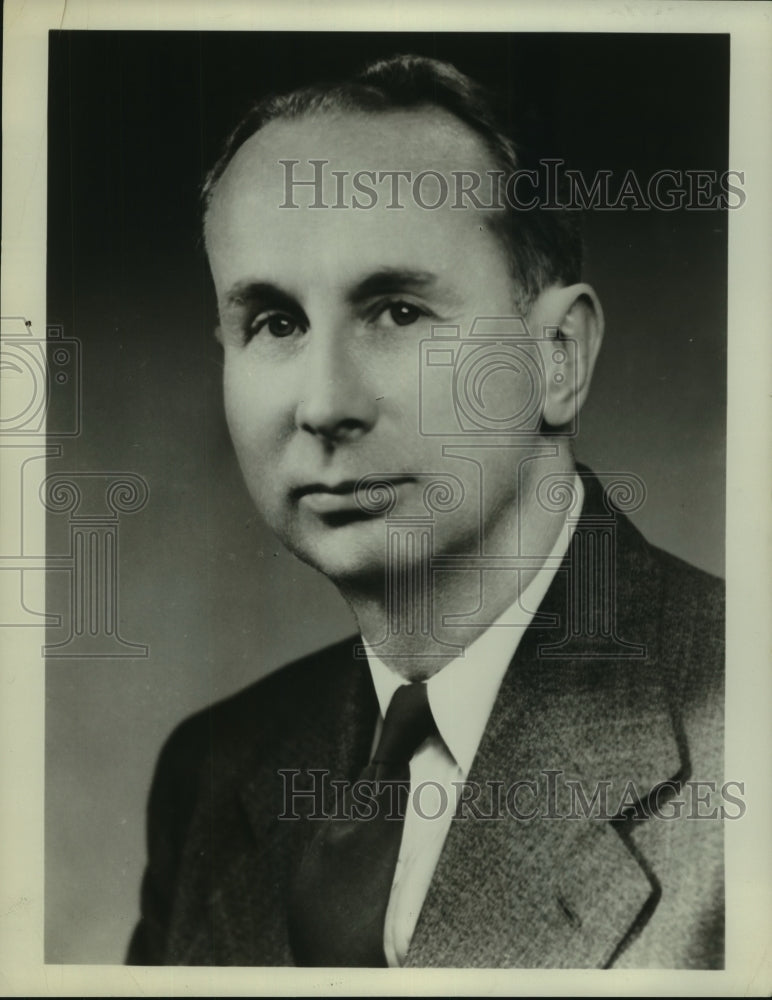 1953 Press Photo Dr. Carroll V. Newsom, Manhattan College, New York - tua08998