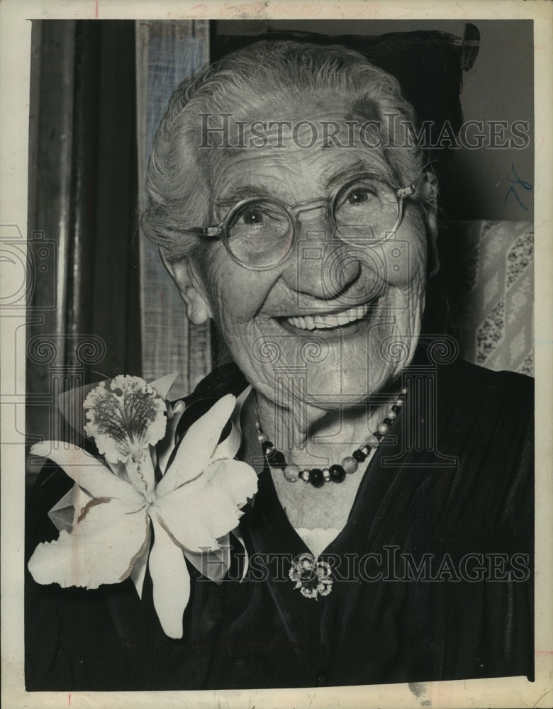 1961 Press Photo Albany, New York Centenarian Anna Schumacher Newcomb