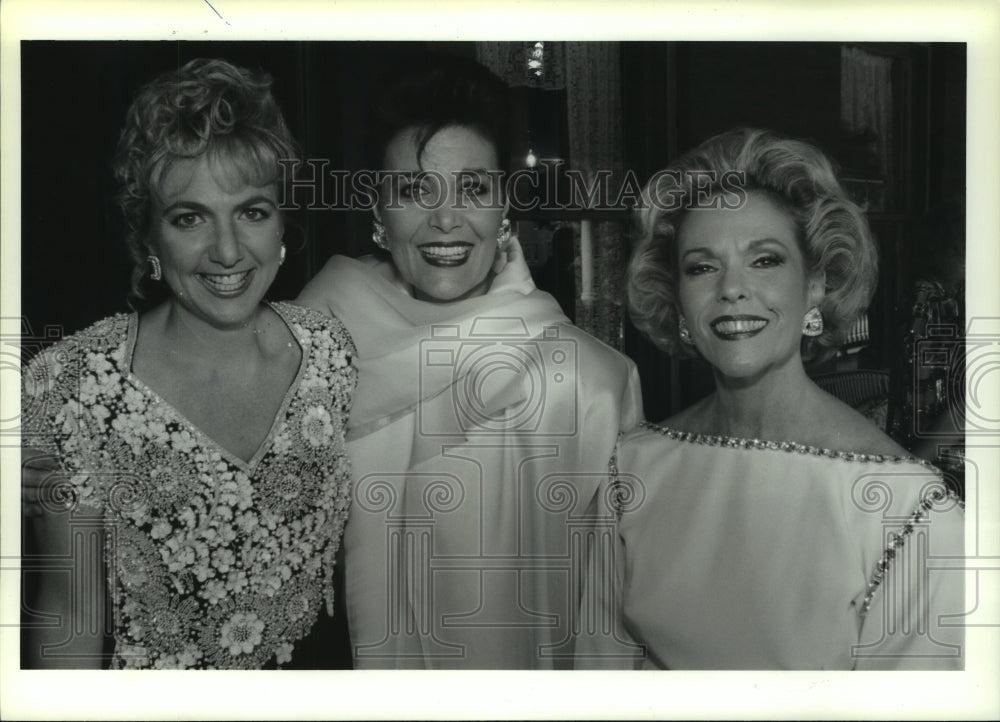 1993 Press Photo Soap opera stars & local TV personality at Saratoga, NY benefit- Historic Images