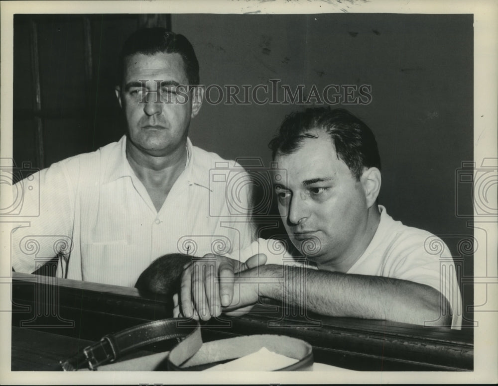 1959 Press Photo Albany, New York Police detective with murder suspect