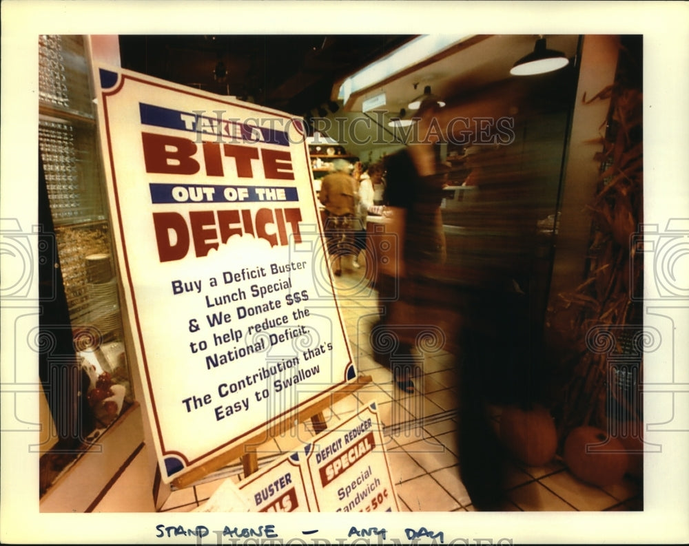 Press Photo Washington, DC restaurant sign advertises debt-buster lunch special- Historic Images