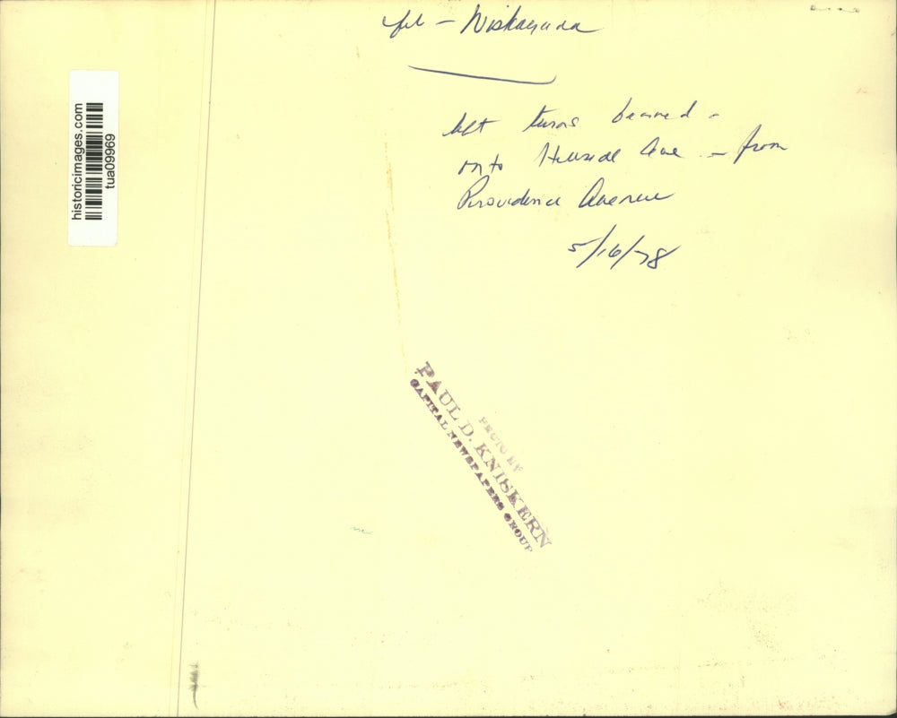 1978 Press Photo Cars prohibited from turning left onto Howard Ave in Niskayuna