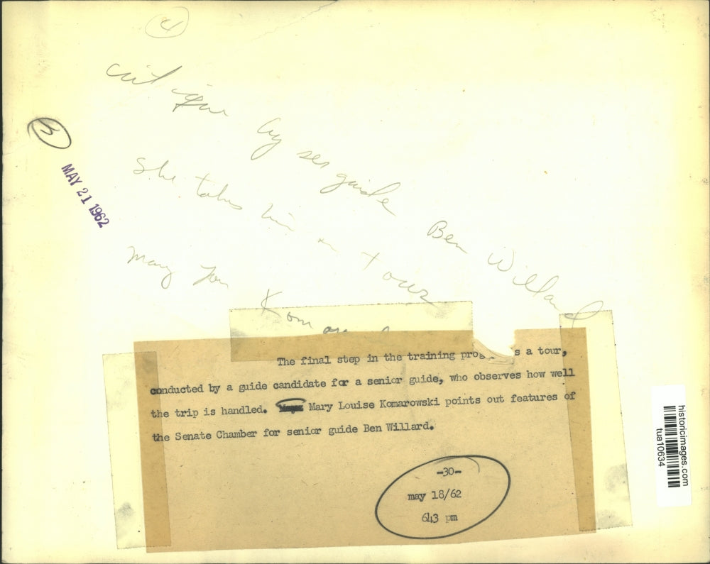 1962 Press Photo New York Senate Senior Guide Ben Willard gets training tour