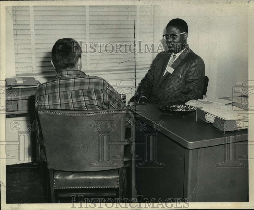 1965 Press Photo Arthur Moore &amp; patient, Day Treatment Center, Albany, New York- Historic Images