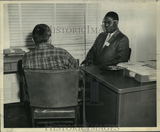1965 Press Photo Arthur Moore & patient, Day Treatment Center, Albany, New York- Historic Images