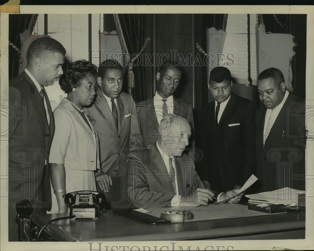 1963 Press Photo Albany, NY Mayor Corning meets with leaders of black community- Historic Images