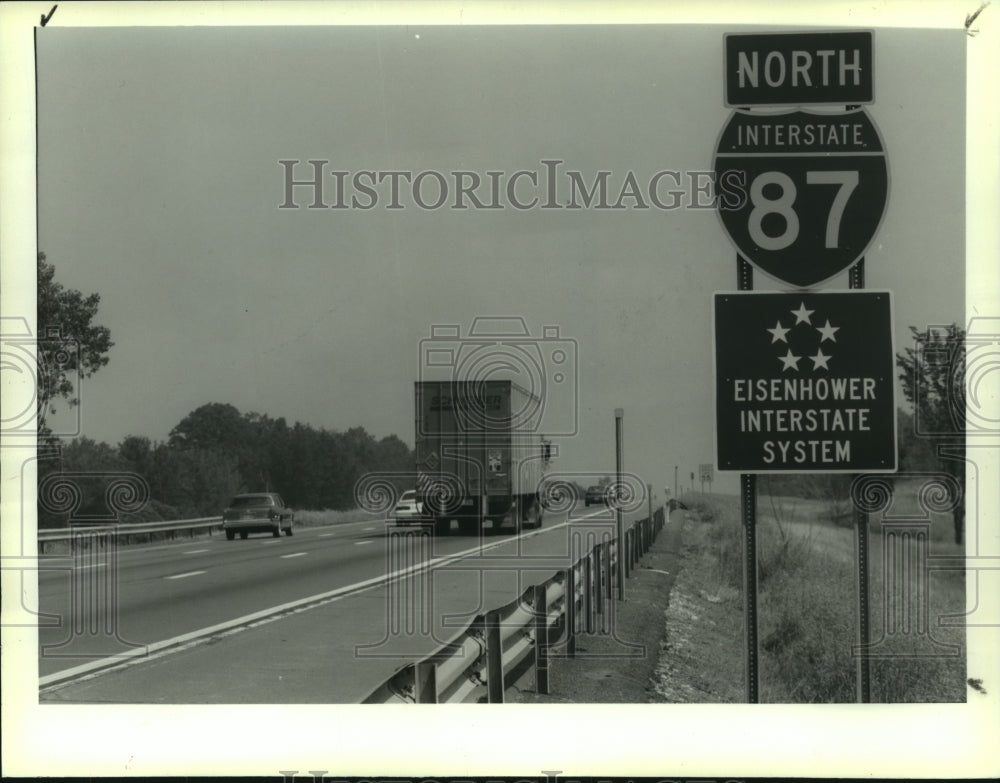 1994 Press Photo Signage for I-87 in Albany, New York - tua11301- Historic Images