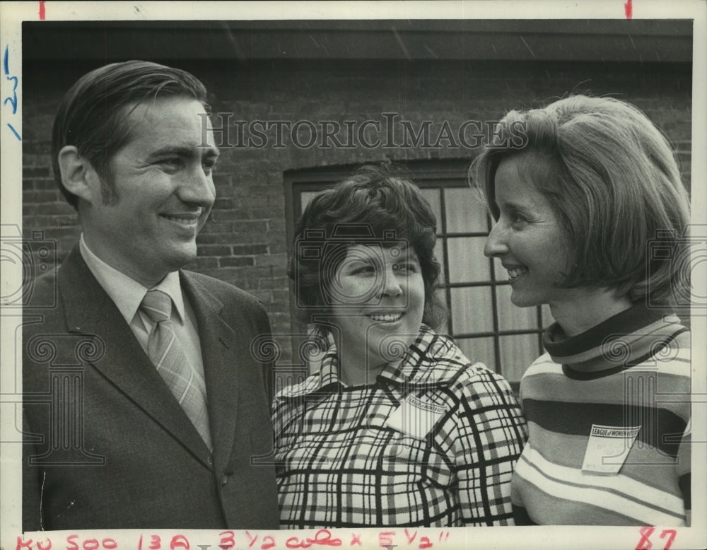 Press Photo Regional League of Women Voters officials meet in Albany, New York