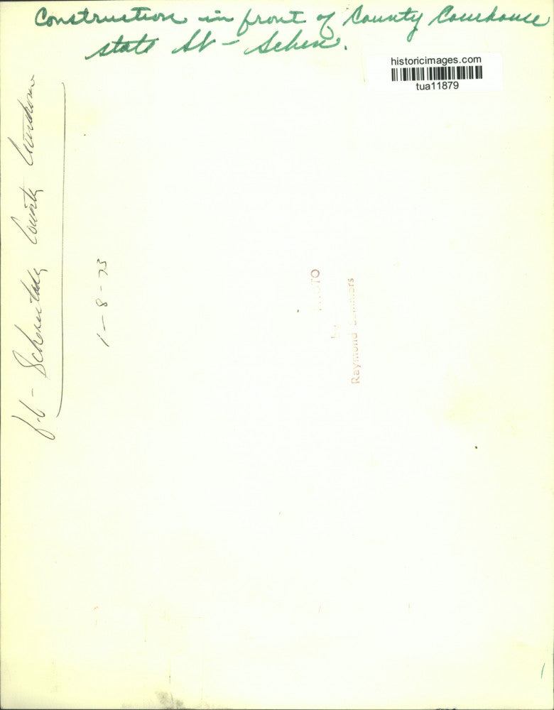 1973 Press Photo Construction in front of Schenectady, NY County Courthouse