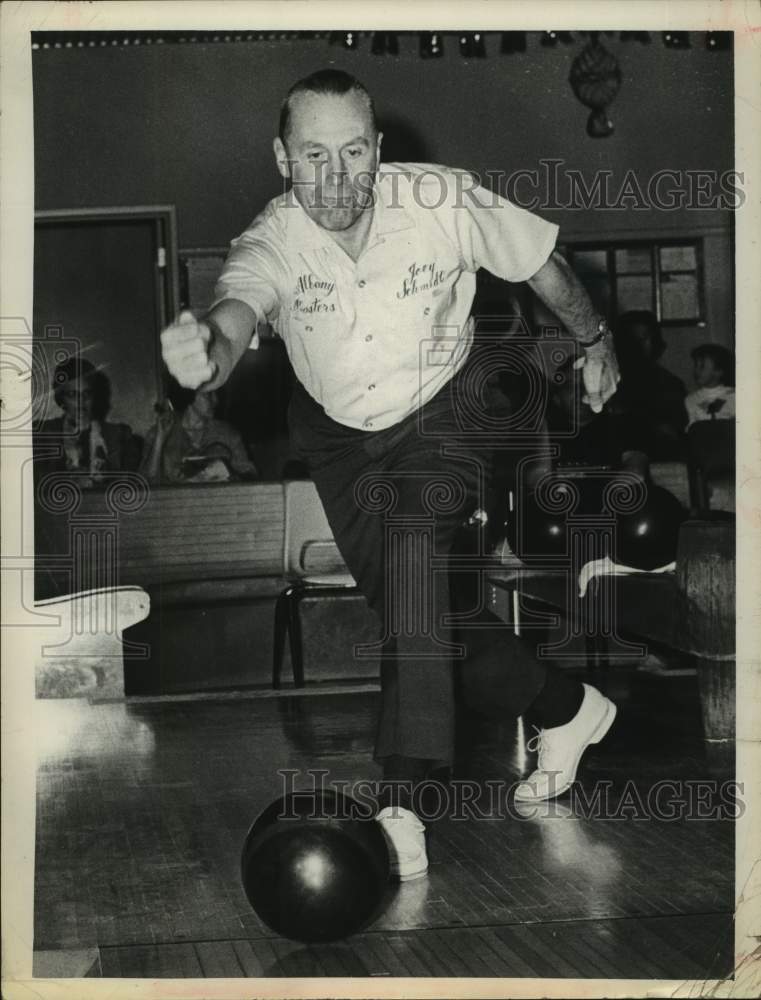 Press Photo Bowler Joey Schmidt - tua11935- Historic Images