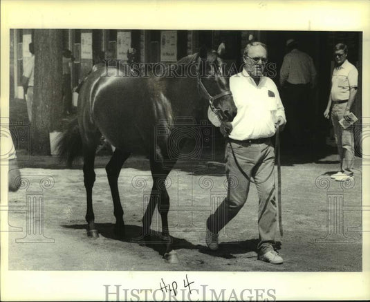 1988 Press Photo Saratoga, NY Yearling Sales with horse from Kentucky.- Historic Images