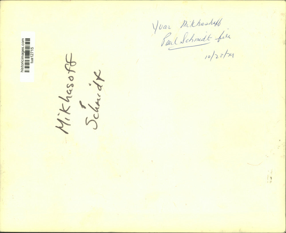 1974 Press Photo Yuar Mikhasoff and Paul Schmidt in tuxedos - tua12715