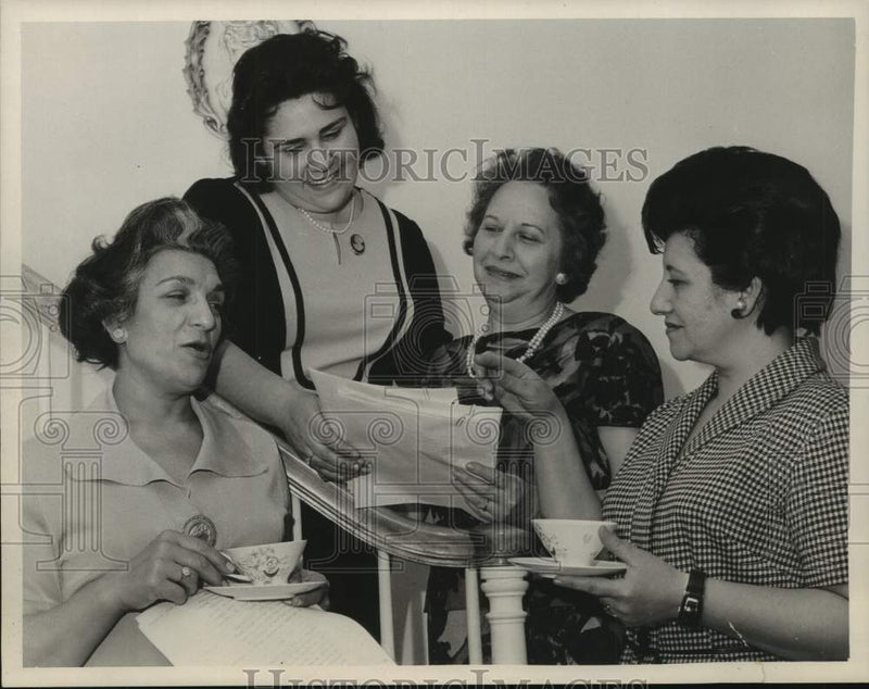 Load image into Gallery viewer, 1965 Press Photo Mizrachi Womens group plan for Purim Dance - tua12937

