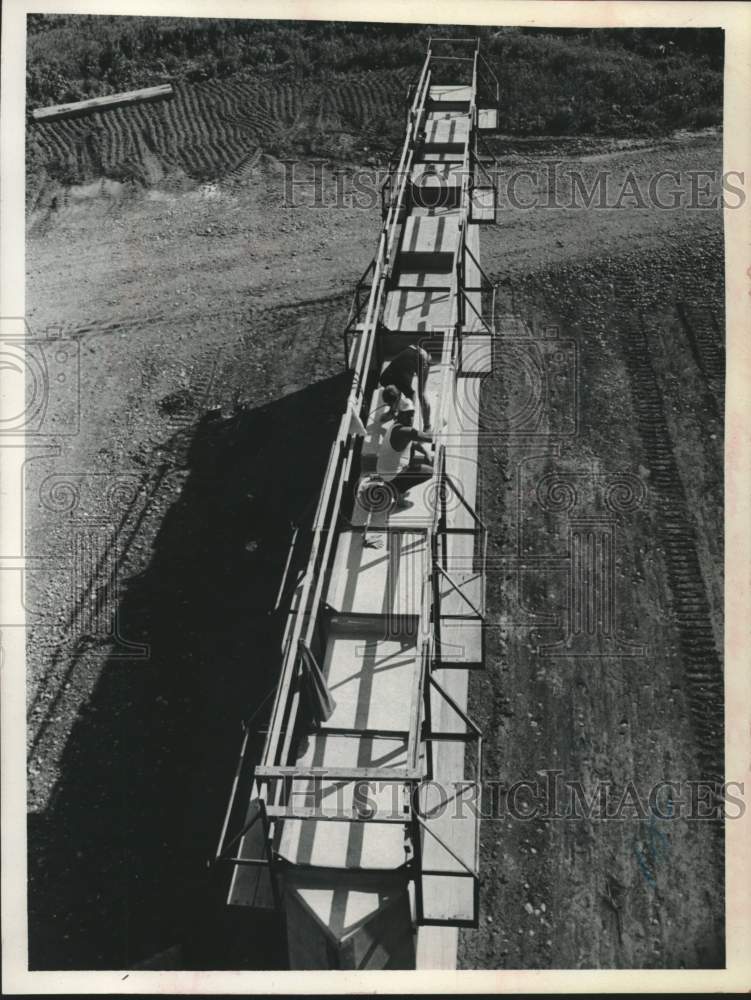 1972 Press Photo Weston, New York Gateway Bridge Construction - tua13012- Historic Images