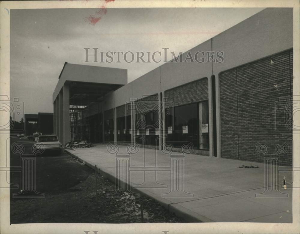 1970 Press Photo Construction of Northway Mall, Colonie, New York - tua13650- Historic Images