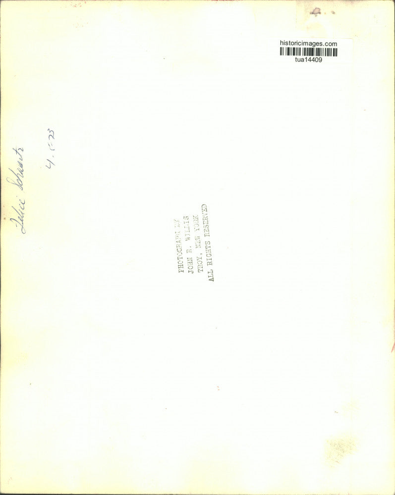 1973 Press Photo Felice Schwartz talking to unknown person - tua14409