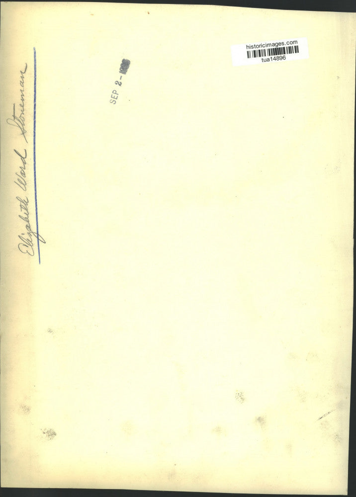 1966 Press Photo Elizabeth Ward Stoneman standing in flower garden - tua14896